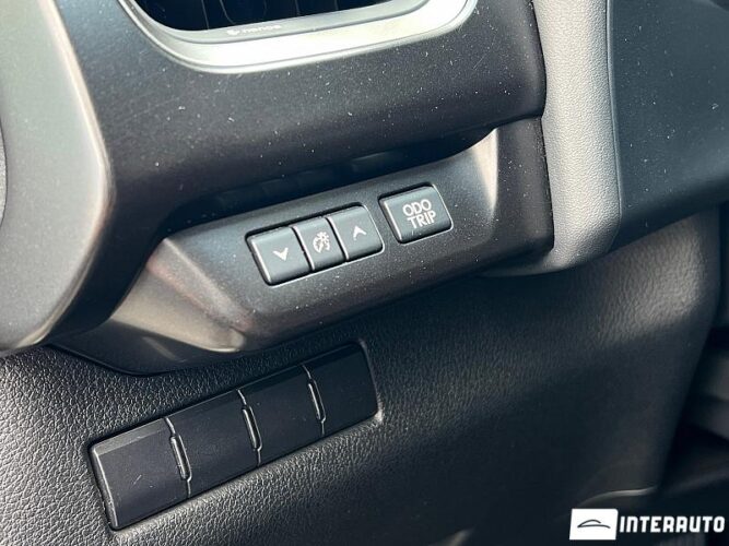 Lexus UX 250h 33 interauto-car