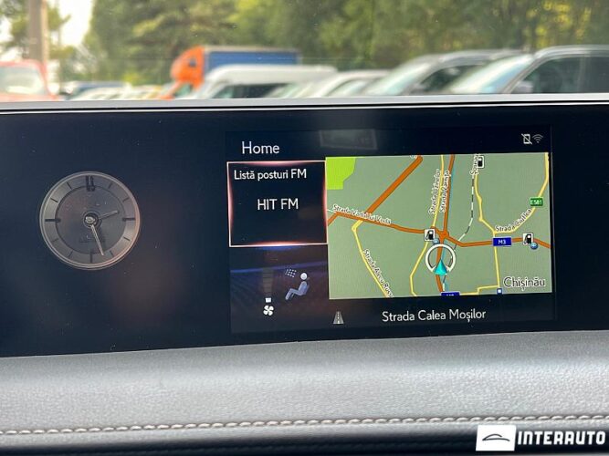 Lexus UX 250h 38 interauto-car