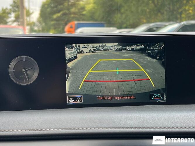 Lexus UX 250h 39 interauto-car