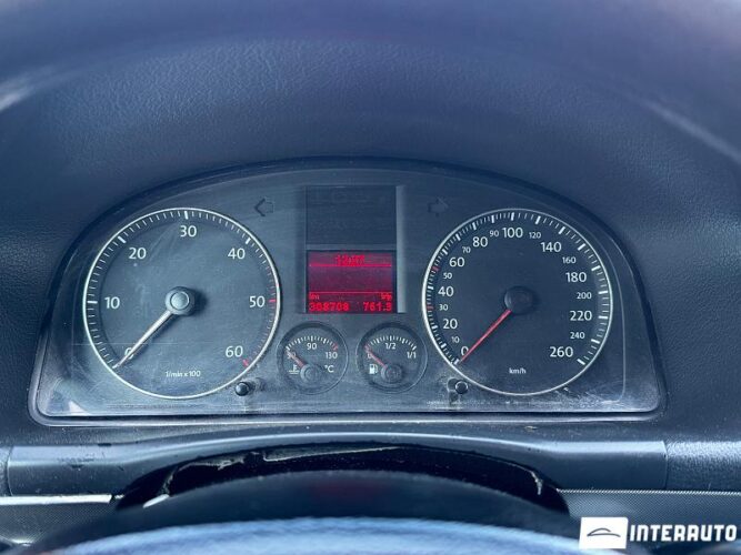 Volkswagen Touran 28 interauto-car