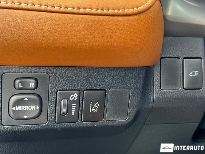 Toyota Rav-4 39 interauto-car