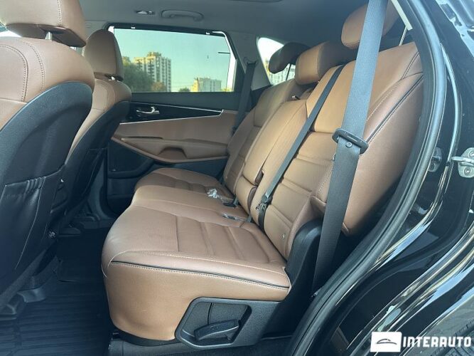 Kia Sorento 63 interauto-car