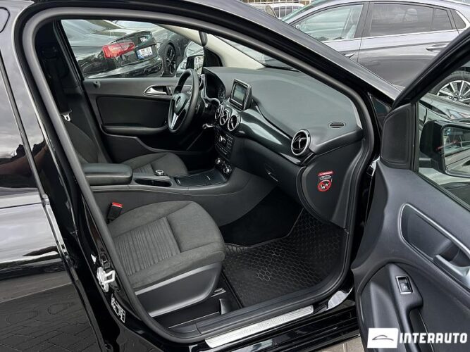 Mercedes B 180 33 interauto-car
