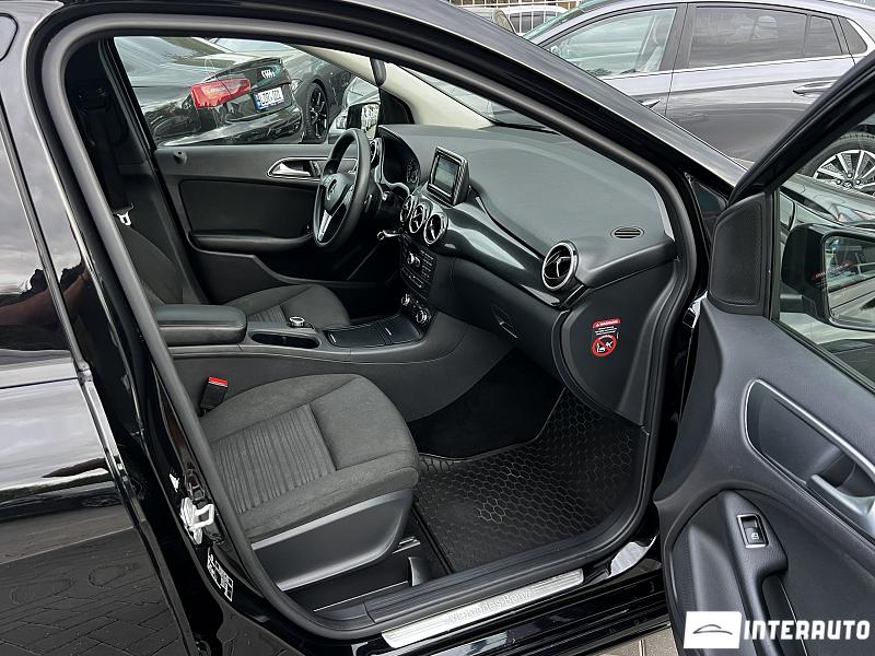 Mercedes B 180 17 automobil-interauto