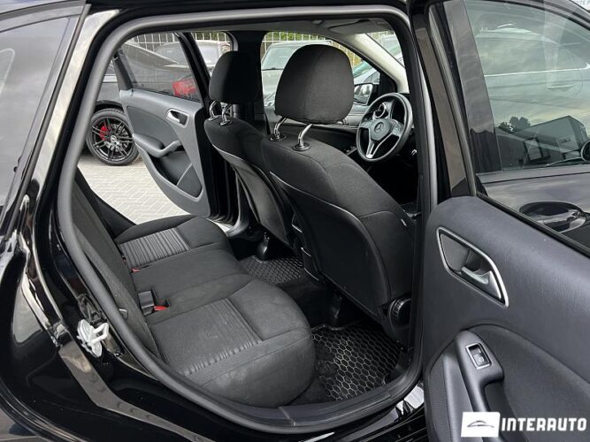 Mercedes B 180 34 interauto-car