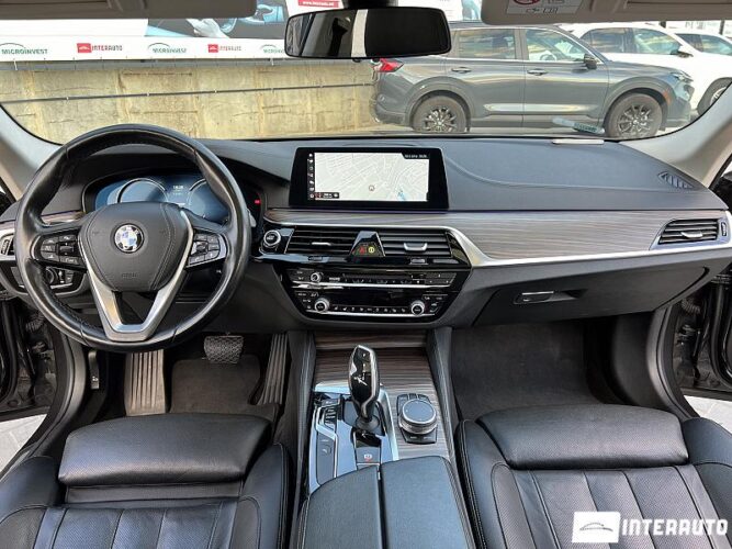 BMW 530e 42 interauto-car