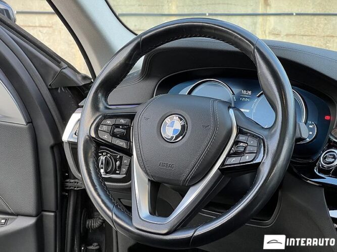 BMW 530e 43 interauto-car