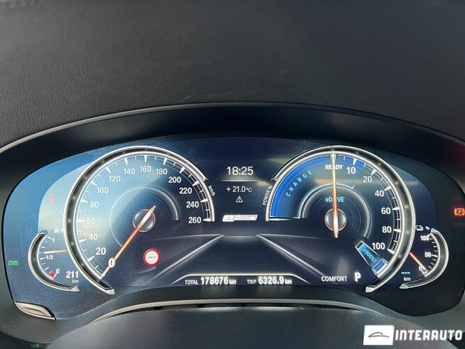 BMW 530e 44 interauto-car