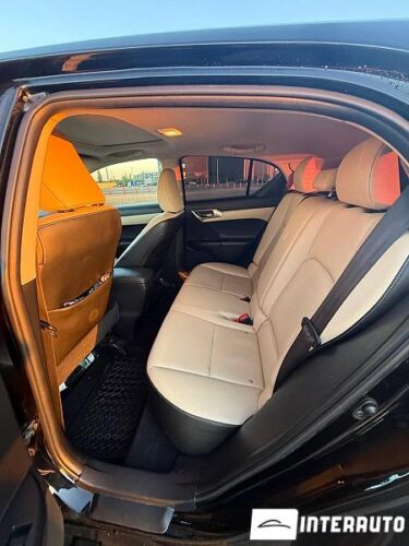 Lexus CT 200h 29 interauto-car