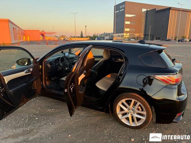 Lexus CT 200h 31 interauto-car