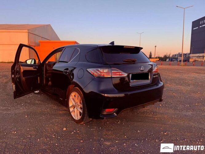 Lexus CT 200h 24 interauto-car