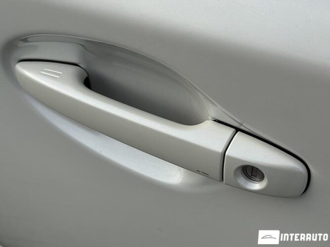 Toyota Prius 46 interauto-car