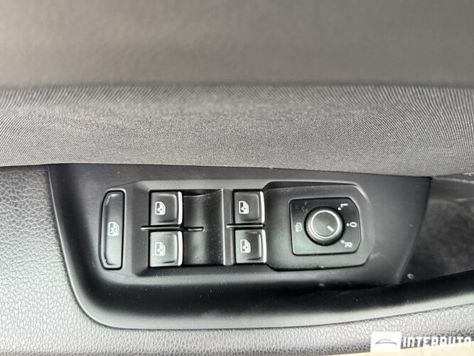 Volkswagen Passat GTE 48 interauto-car