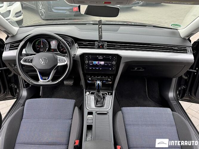 Volkswagen Passat GTE 37 interauto-car