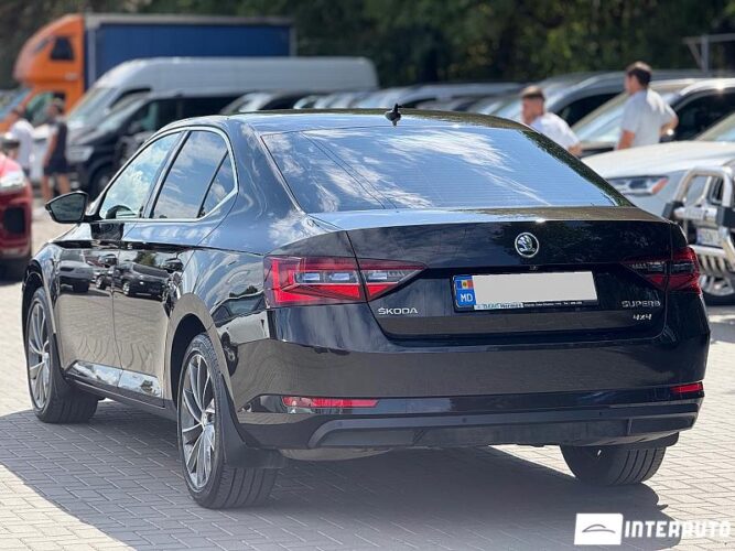 Skoda Superb 34 interauto-car