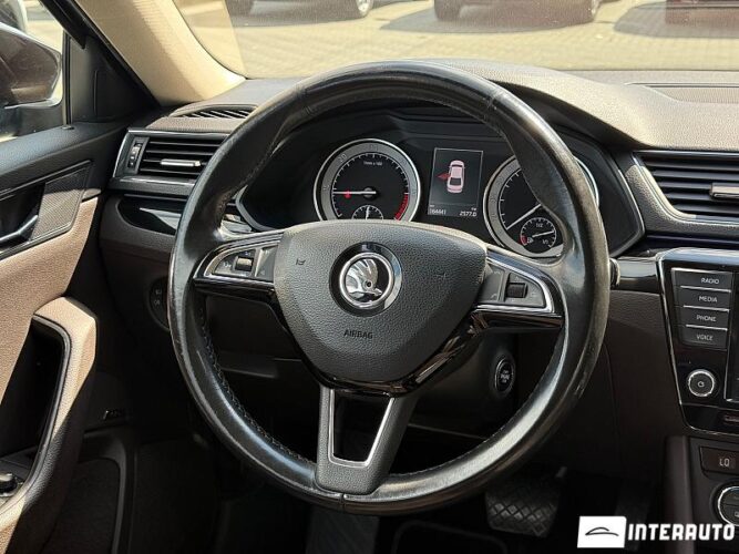 Skoda Superb 43 interauto-car