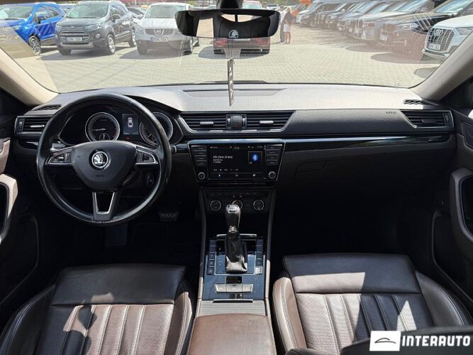 Skoda Superb 42 interauto-car
