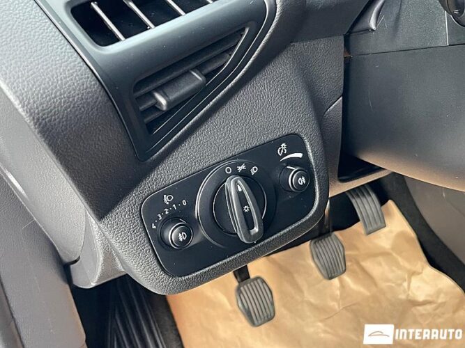 Ford Kuga 37 interauto-car