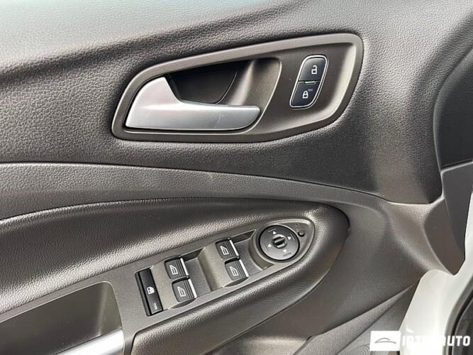 Ford Kuga 34 interauto-car