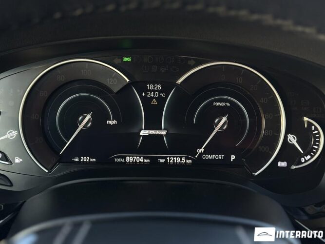 BMW 530e 44 interauto-car