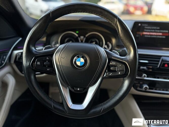 BMW 530e 43 interauto-car