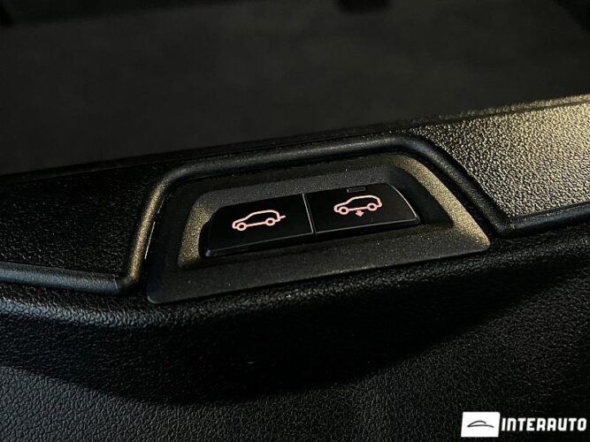 BMW X7 4.0i 60 interauto-car