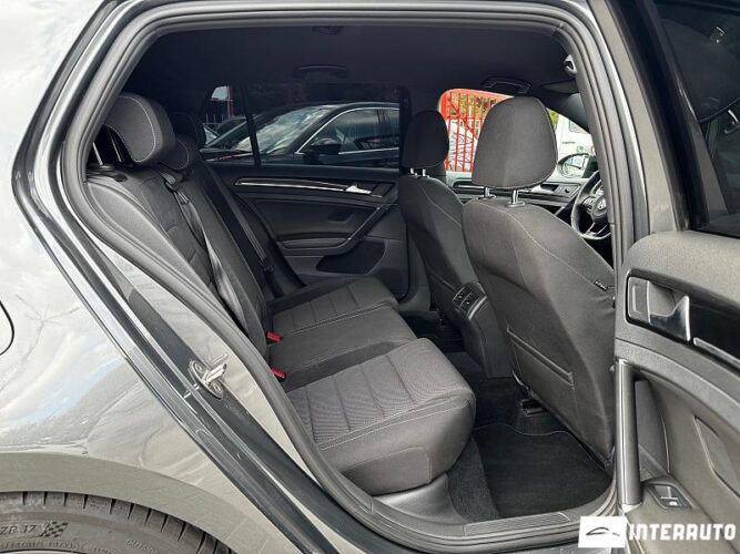 Volkswagen Golf R 38 interauto-car