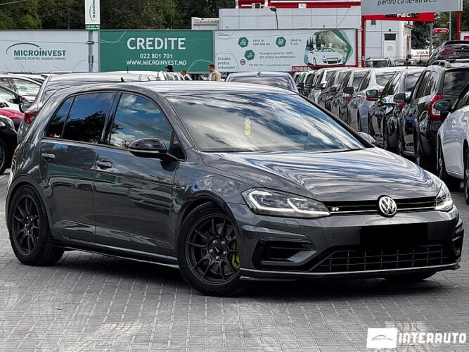 Volkswagen Golf R 33 interauto-car