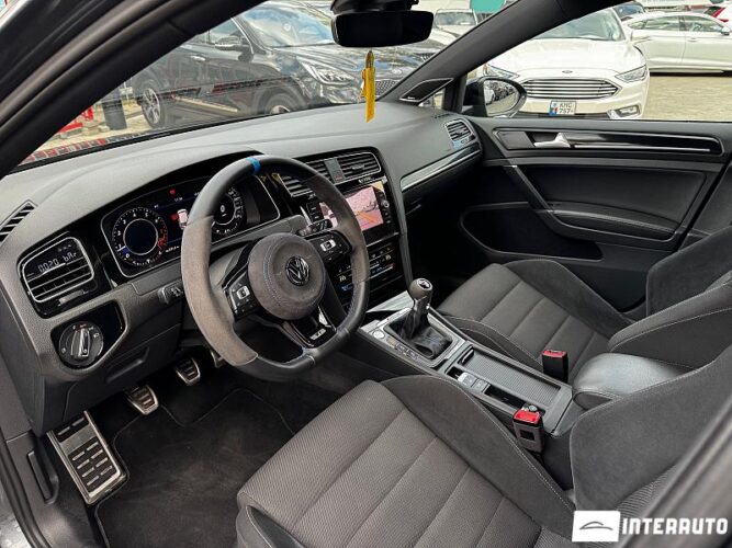 Volkswagen Golf R 35 interauto-car