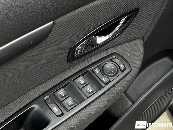 Renault Grand Scenic 43 interauto-car