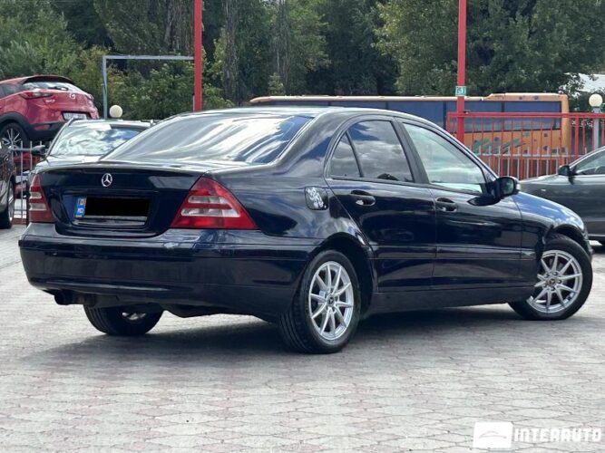 Mercedes C 180 32 interauto-car