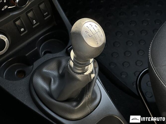 Dacia Duster 38 interauto-car