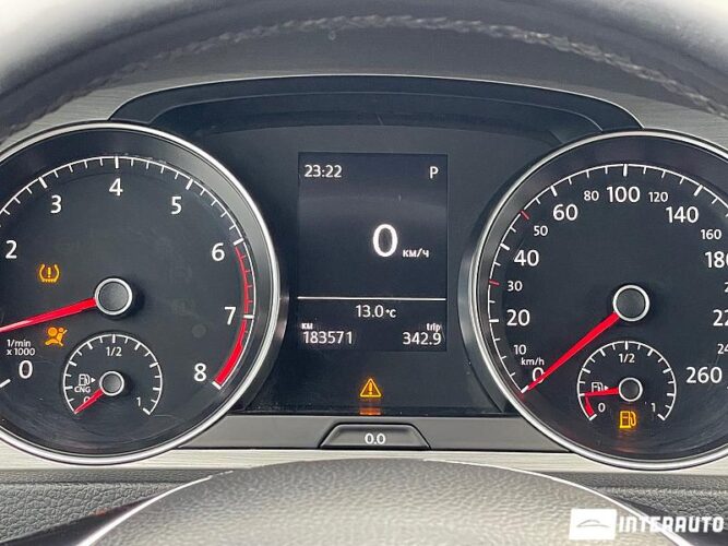 Volkswagen Golf 42 interauto-car