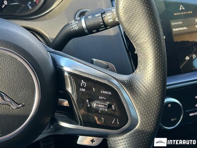 Jaguar E-Pace 41 interauto-car