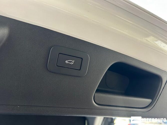 Jaguar E-Pace 51 interauto-car