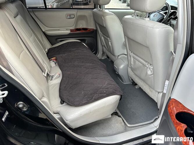 Toyota Highlander 43 interauto-car
