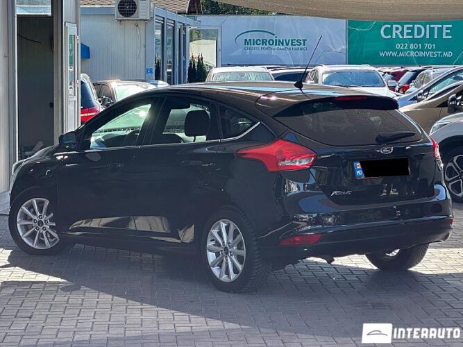 Ford Focus 34 interauto-car