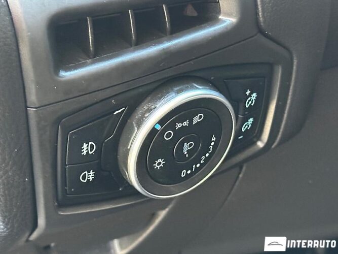 Ford Focus 43 interauto-car