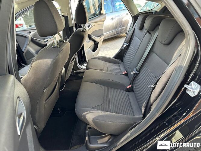 Ford Focus 46 interauto-car