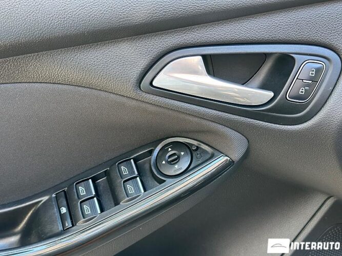 Ford Focus 44 interauto-car