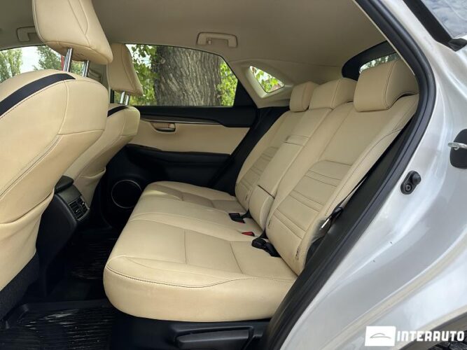 Lexus NX 200 43 interauto-car