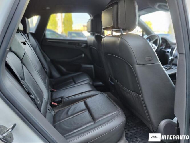 Porsche Macan 37 interauto-car