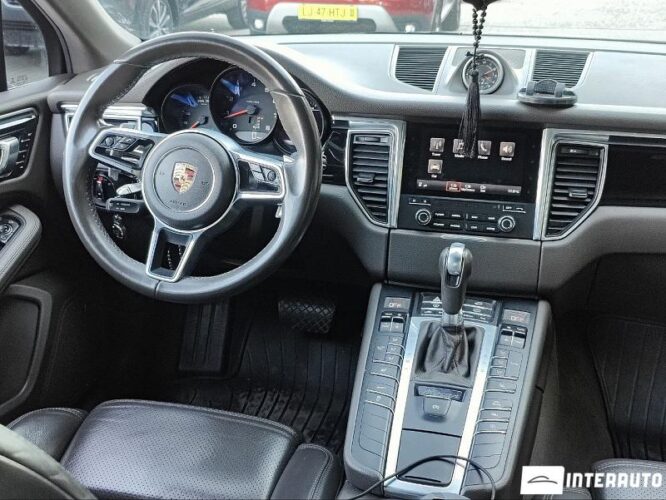 Porsche Macan 39 interauto-car