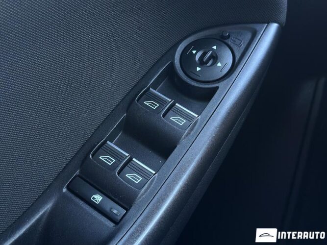Ford Focus 35 interauto-car