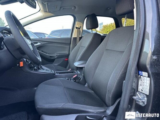 Ford Focus 34 interauto-car