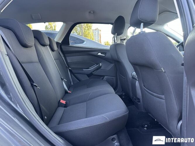 Ford Focus 46 interauto-car