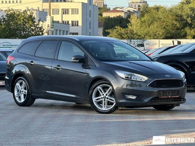 Ford Focus 33 interauto-car
