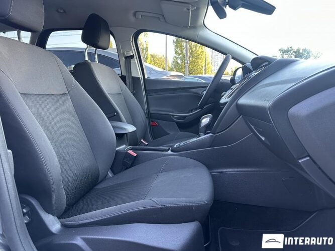 Ford Focus 44 interauto-car