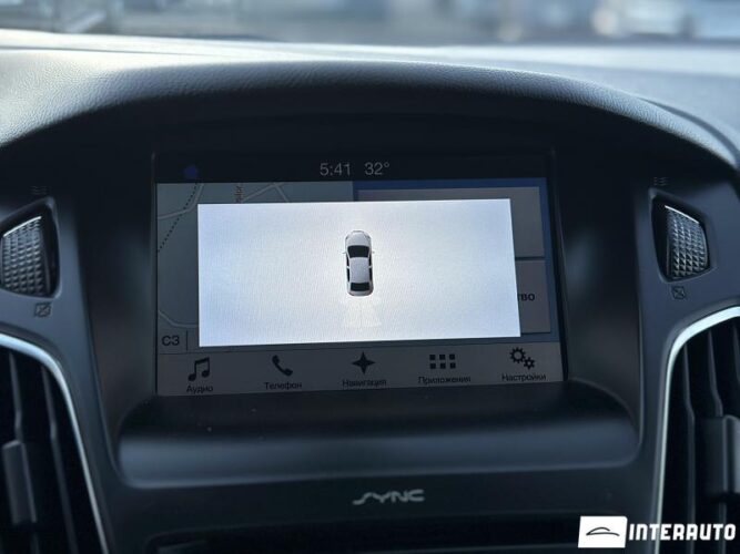 Ford Focus 42 interauto-car