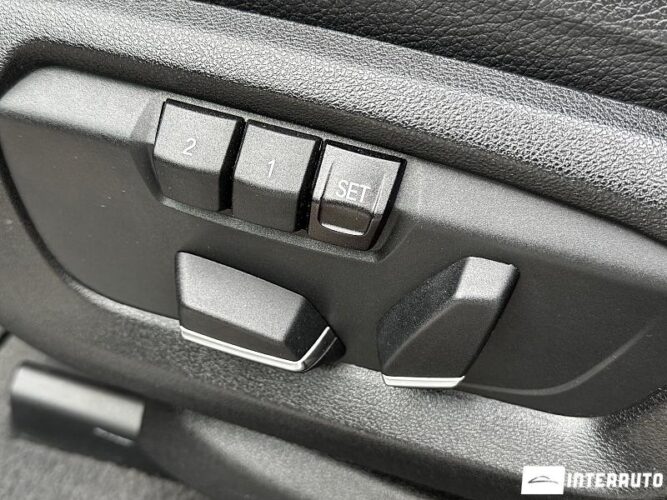 BMW X6 3.0D 46 interauto-car